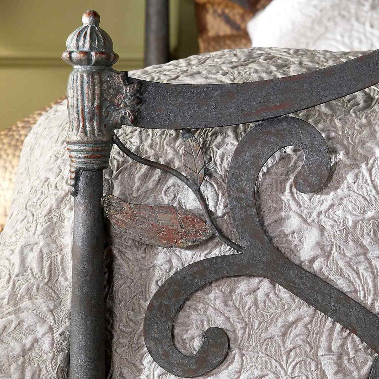 Laurel Iron Bed 1364 Wesley Allen Queen CBMPF Matriae