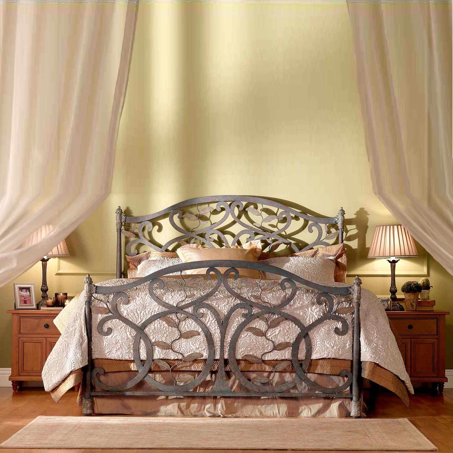 Laurel Iron Bed 1364 Wesley Allen Queen CBMPF Matriae