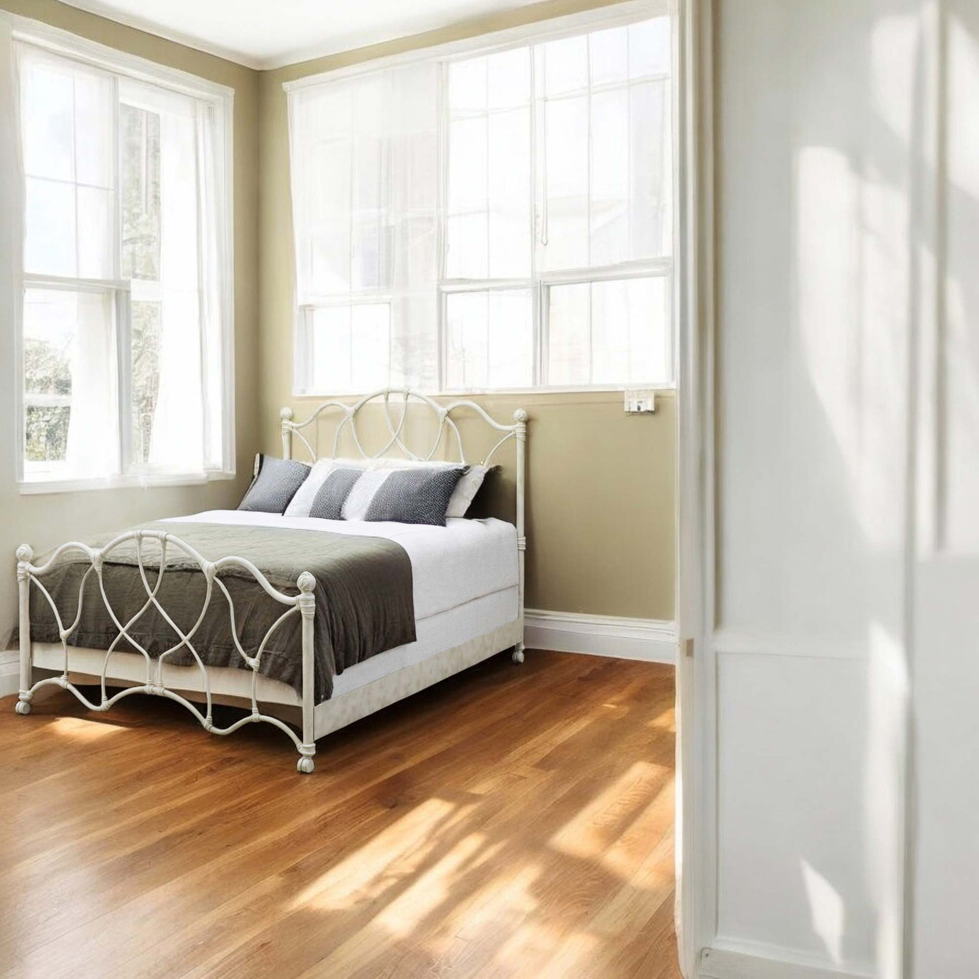 Morsley Iron Bed 1026 Wesley Allen Queen CBMPF Rustic Ivory Finish Matriae