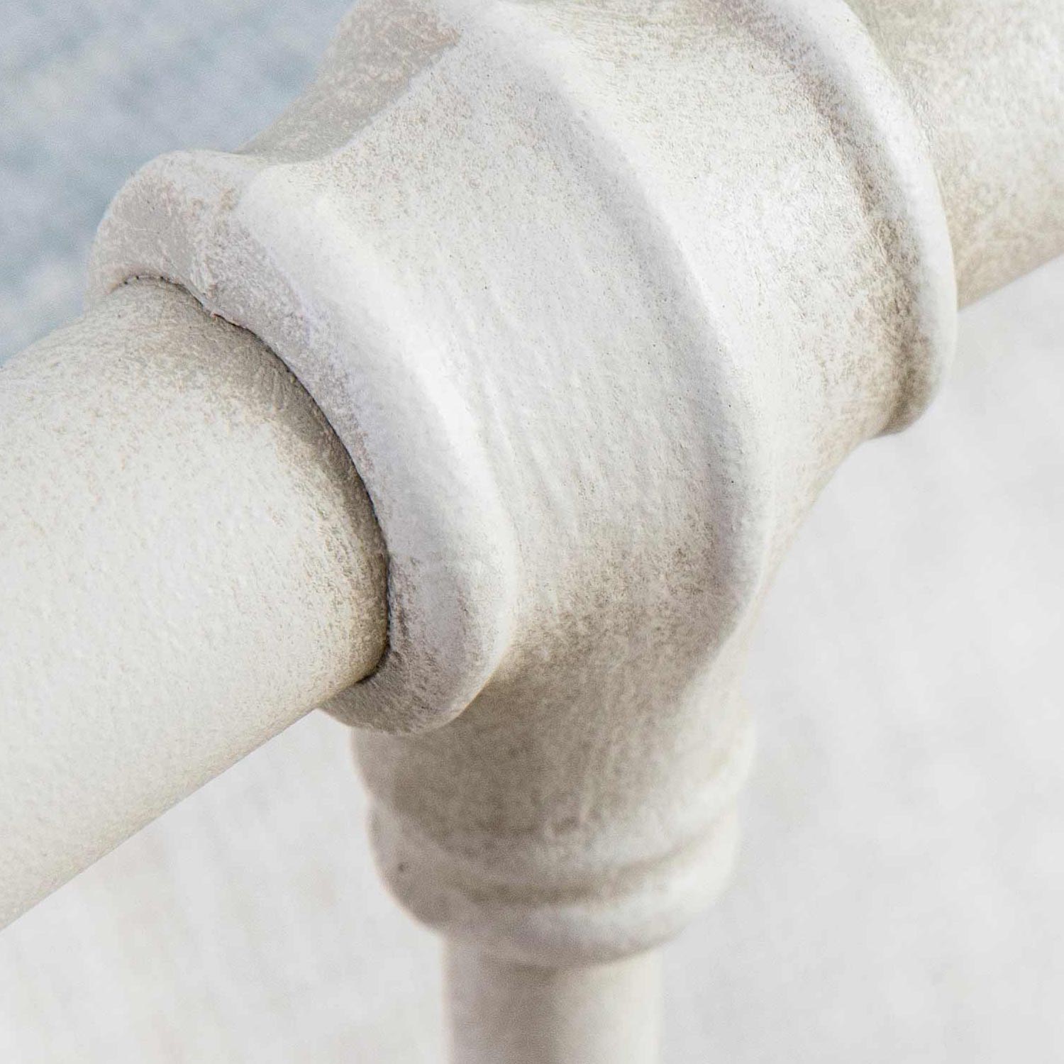 Morsley Iron Bed 1026 Wesley Allen Queen CBMPF Rustic Ivory Finish Matriae