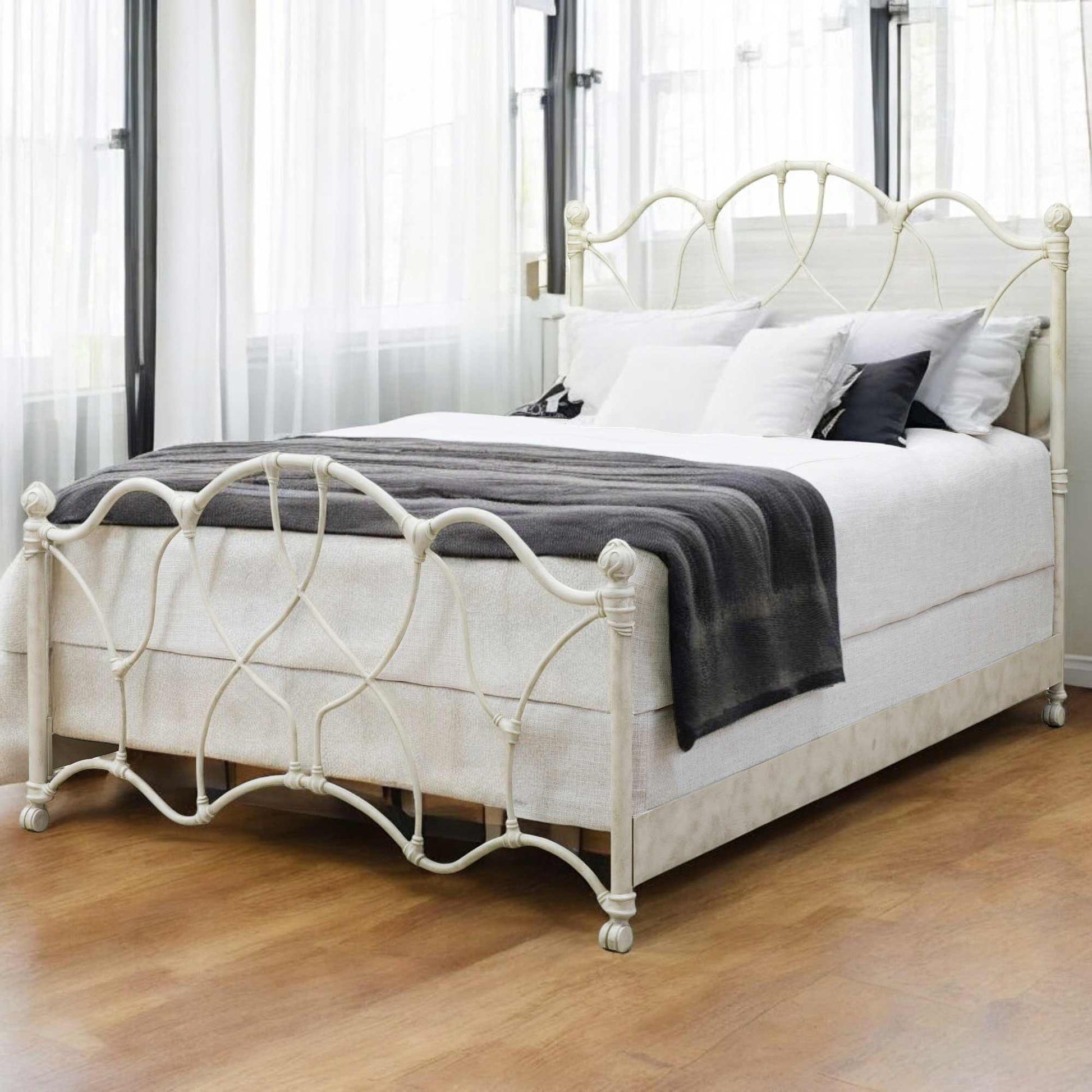 Morsley Iron Bed 1026 Wesley Allen Queen CBMPF Rustic Ivory Finish Matriae