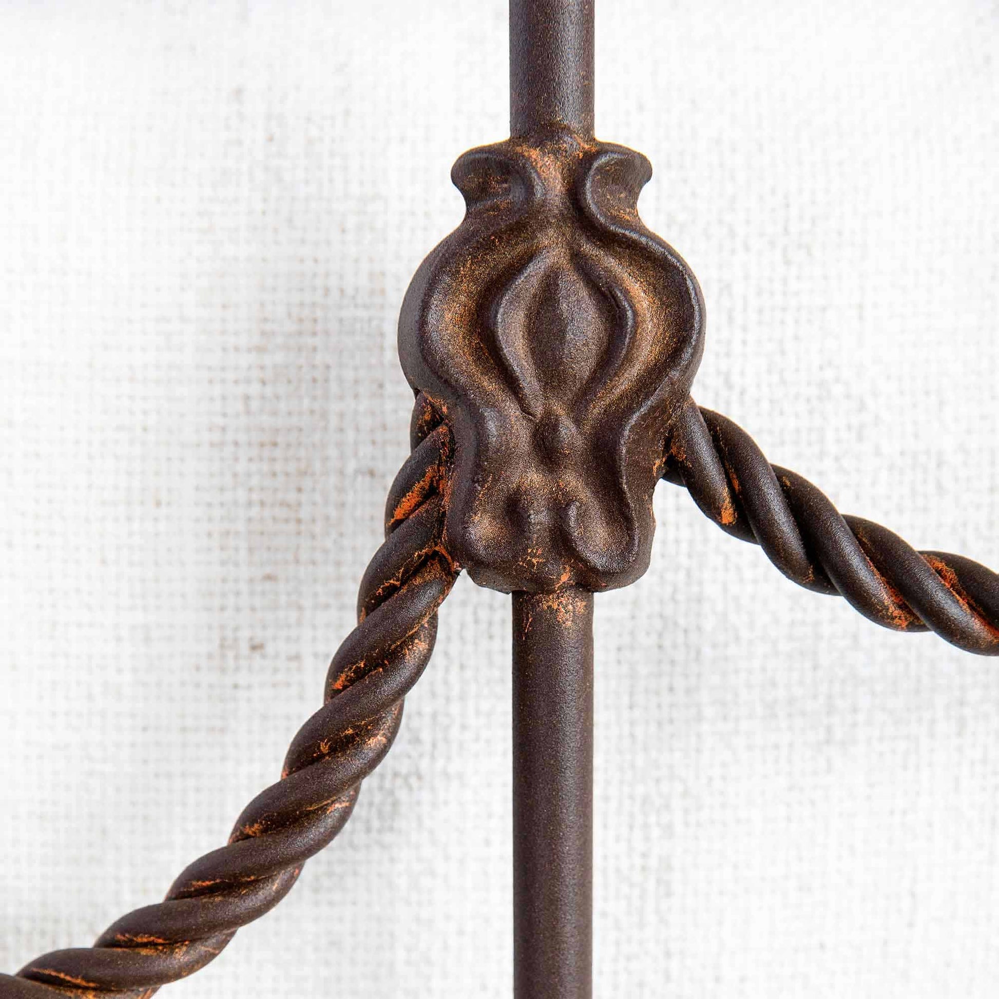 Hamilton Iron Bed 1052 Wesley Allen Queen CBMPF Aged Rust Finish Matriae Medallion