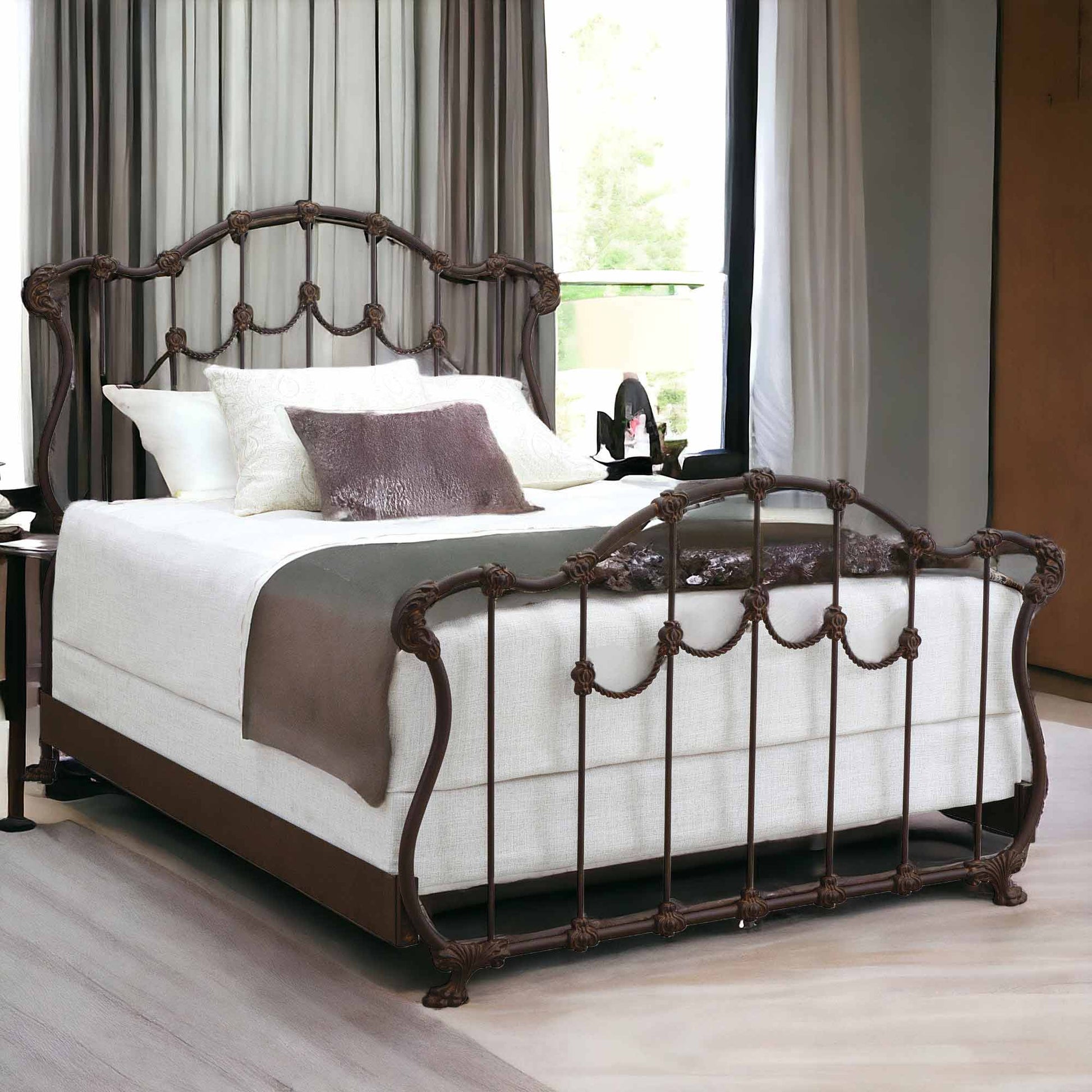 Hamilton Iron Bed 1052 Wesley allen Queen  CBMPF Aged Rust Finish Matriae Luxury Bedroom