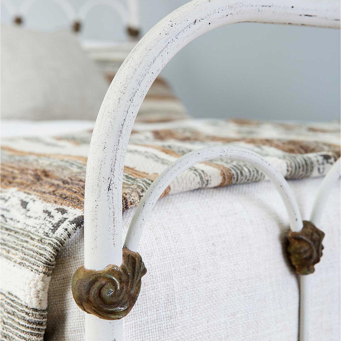 Hillsboro Iron Bed 1098 Wesley Allen Vintage White Finish Matriae